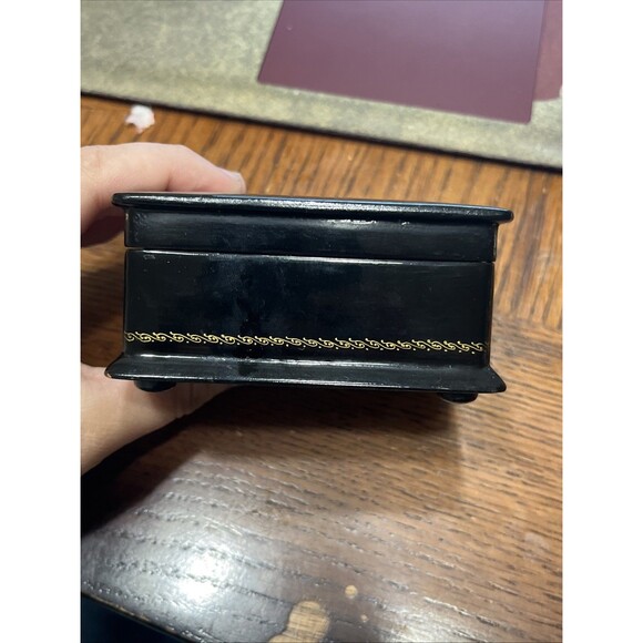 Vtg 1973 USSR Hand Painted Snegurochka  Snow Maiden Winter Lacquer Box Signed - Picture 5 of 11